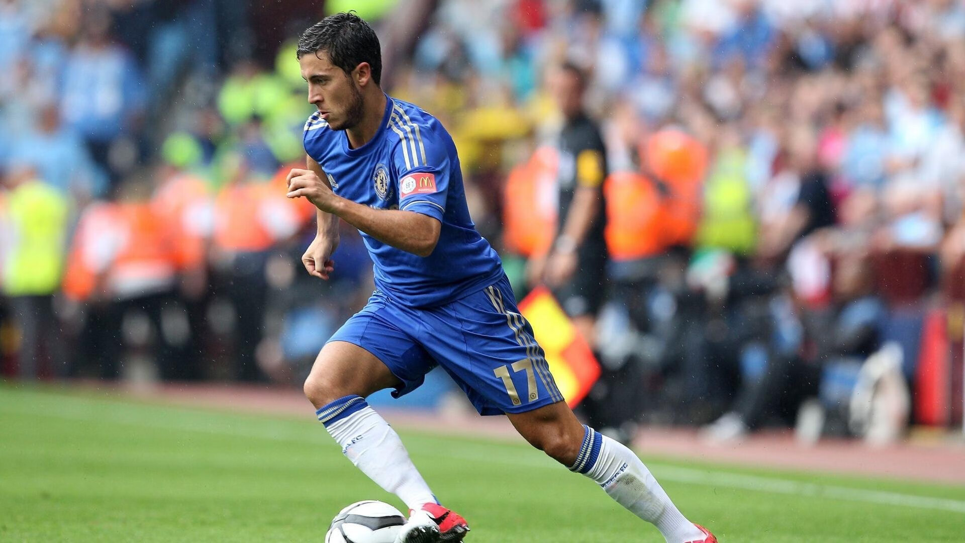 美国骑手马库斯·奥尔洛布在巴黎奥运会上与“Jane”马匹共同参赛,尽管因马匹受伤被迫退出,但展现了坚强意志。